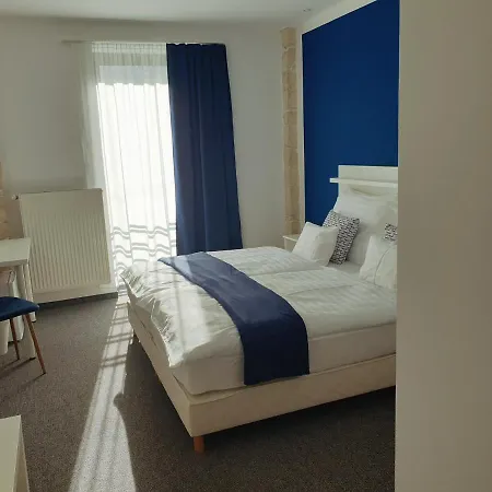 Szitakoeto Panzio Bed & Breakfast *